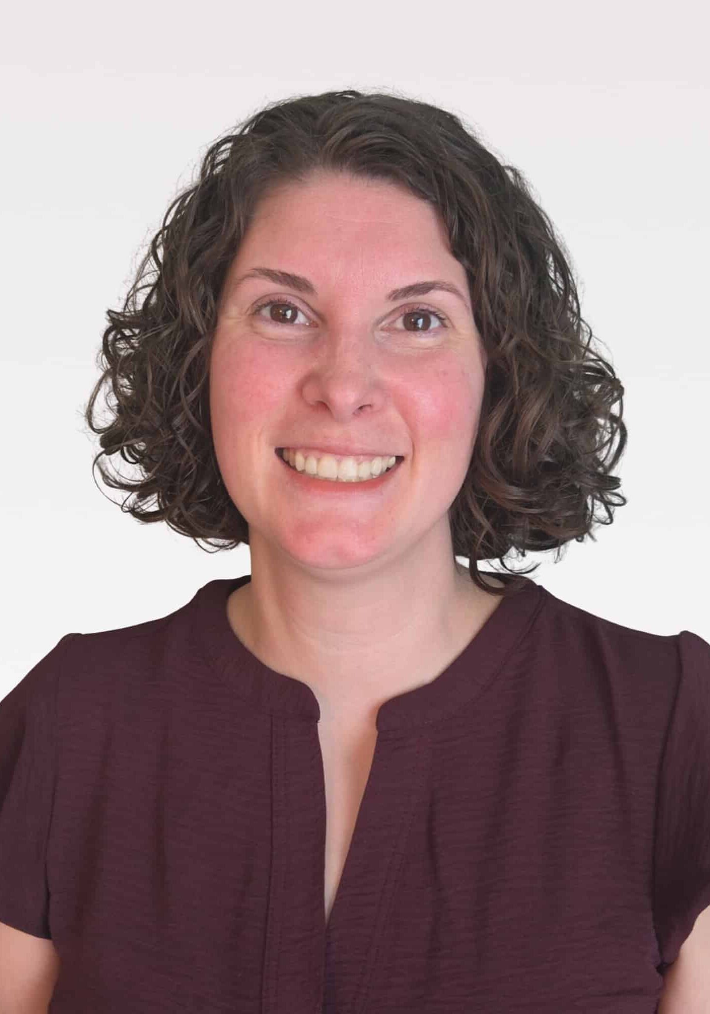 Slimmer_Sarah_Headshot